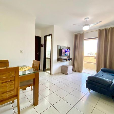 Apto No Centro Perto Do Shopping Com 2 Quartos De Casal Arcond Wifi Fibra Homeoffice E Garagem Em Dourados Bagian luar foto